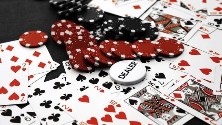 bingo8 platform displayed on Android and iOS mobile devices in the Philippines